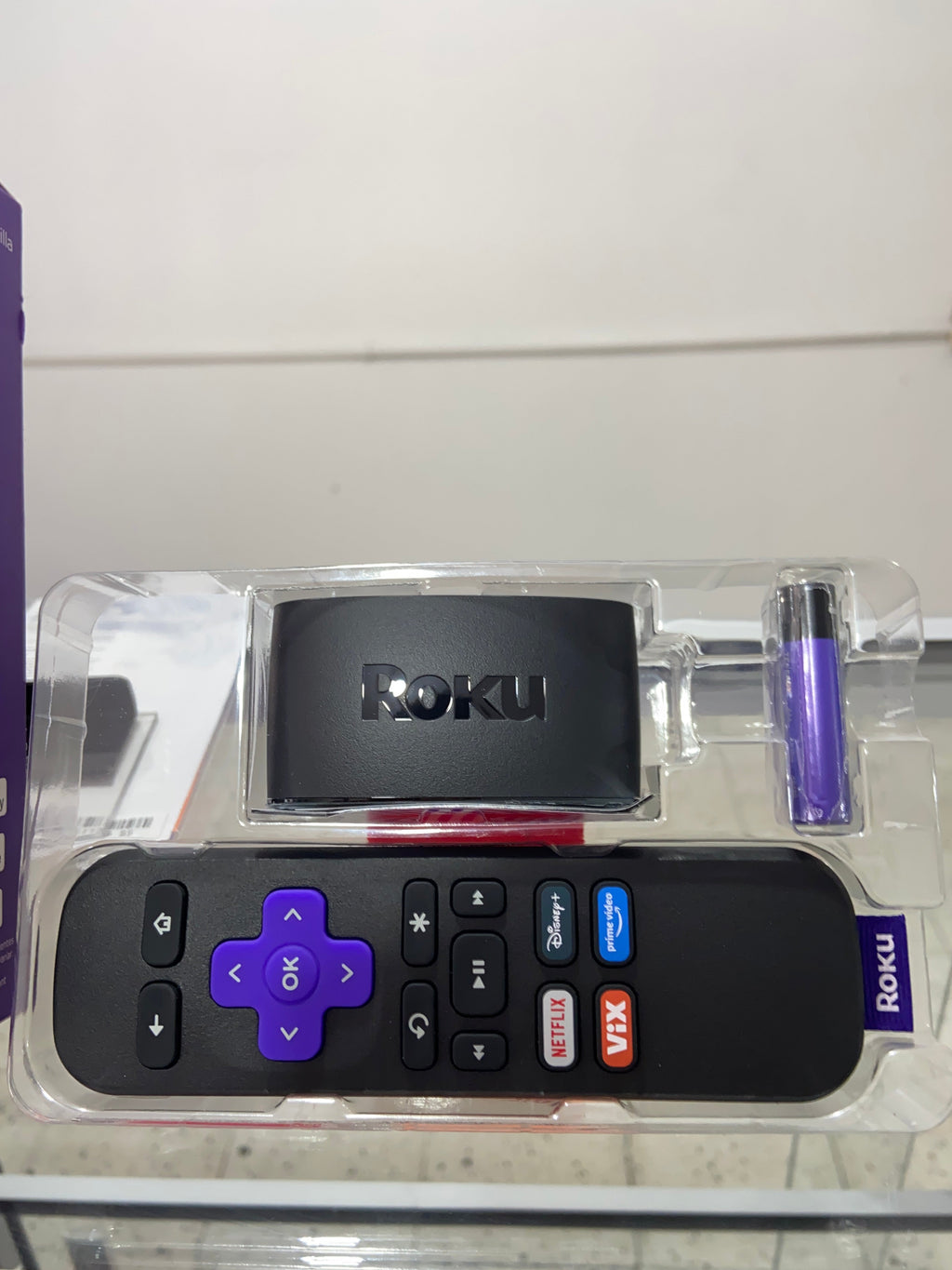 Roku Express Dispositivo de Streaming HD para TV (Edición en Español) - Con VIX Premium, Control remoto con botones de acceso rápido.