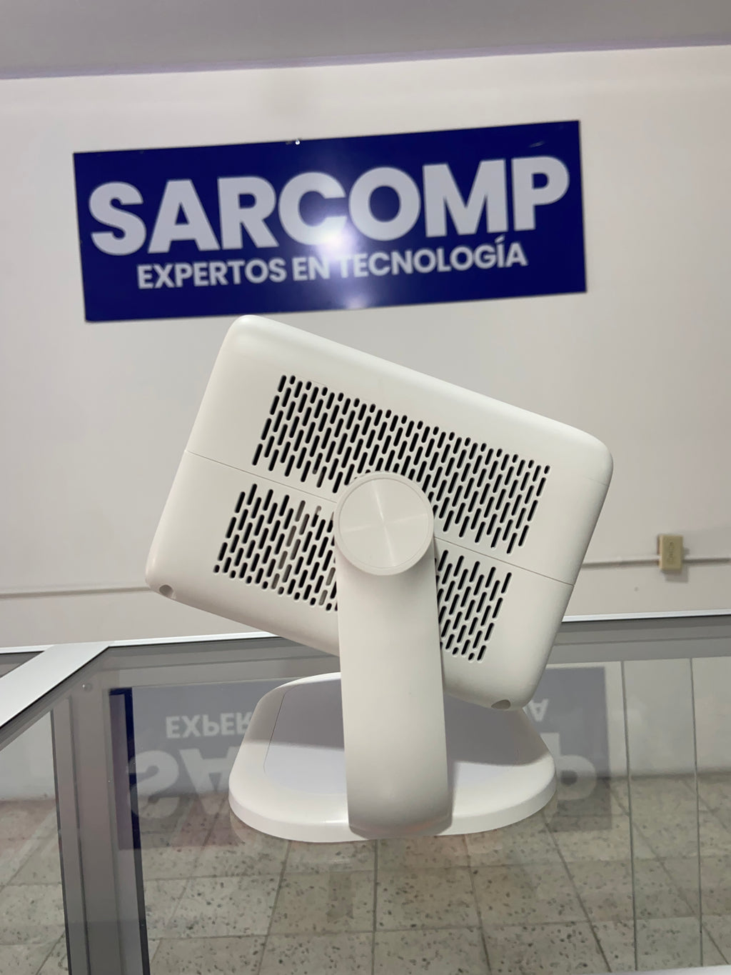 Proyector SMART L080/LED/FHD 1080p/Rotación de 360°.
