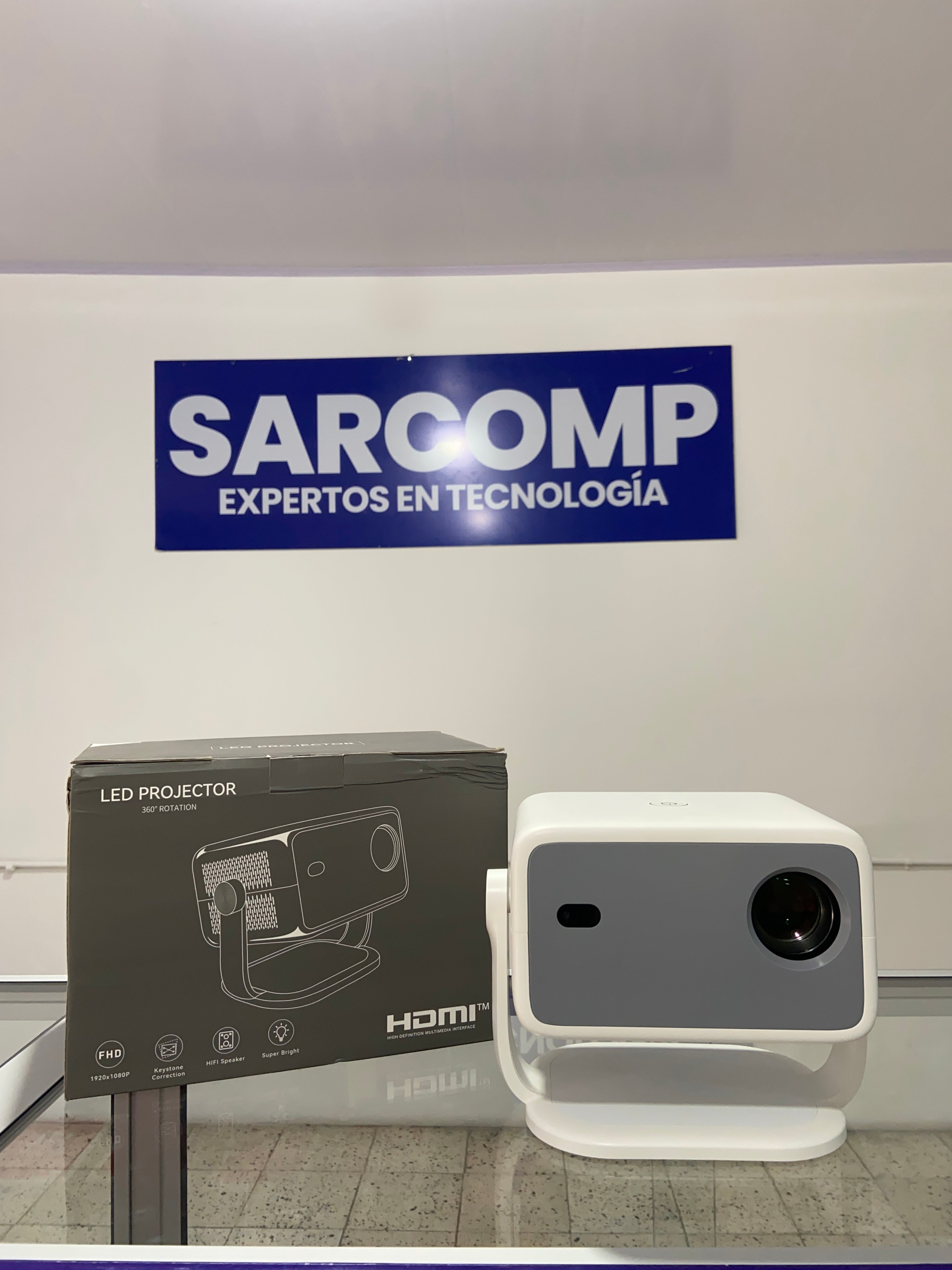 Proyector SMART L080/LED/FHD 1080p/Rotación de 360°.