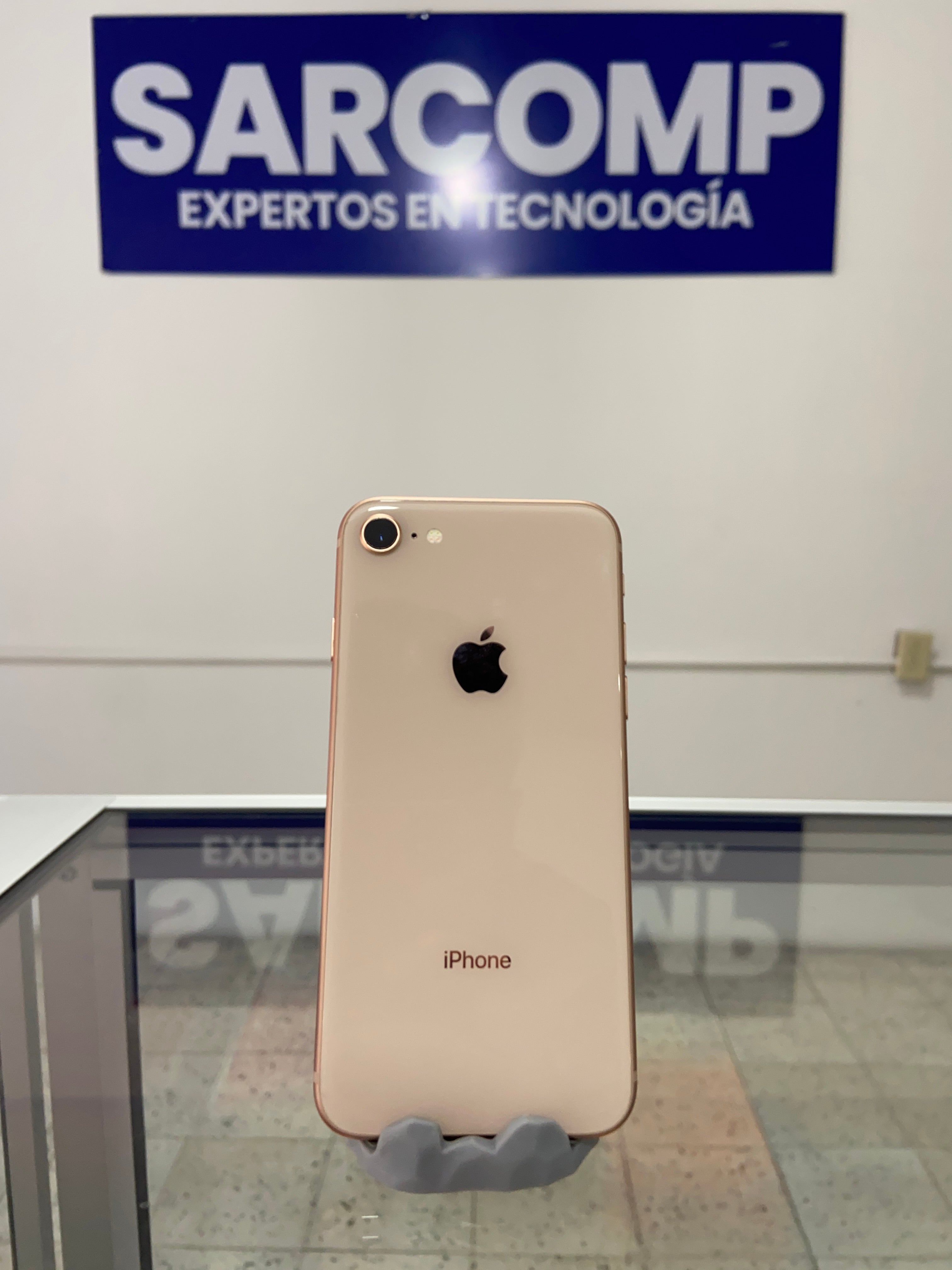 Apple iPhone 8/64GB/73% Batería
